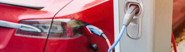 Elon Musk zatnul tipec bezplatnému nabíjení