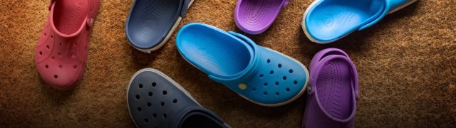 Nečekaným vítězem koronavirové krize je výrobce pantoflí Crocs