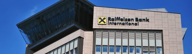 Raiffeisenbank má zájem o Monetu