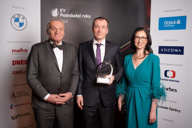Dušan Šenkypl a Michal Urbánek jsou prvními držiteli titulů v soutěži EY Podnikatel roku 2025 v Praze a Středočeském kraji