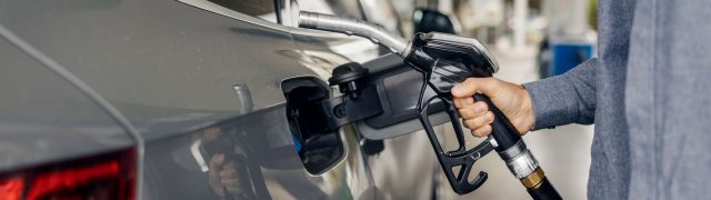 Pokles maximálních cen paliv odpovídá burze, zvýší ale nervozitu trhu