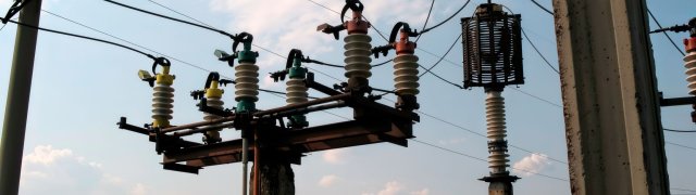 Regulovaná složka energií v roce 2026 poroste jen mírně. Největší zásah pocítí domácnosti s nízkou spotřebou