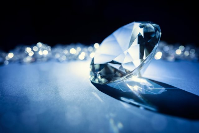 Diamantový trh už několik let ztrácí lesk. Největší hráč začal snižovat ceny