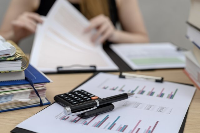 Daňové přiznání 2026: papírově do 1. dubna, elektronicky až do května