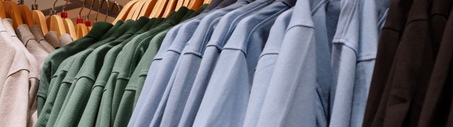 Evropská směrnice zakazuje pálení neprodaného oblečení, cílem je recyklace a snížení odpadu