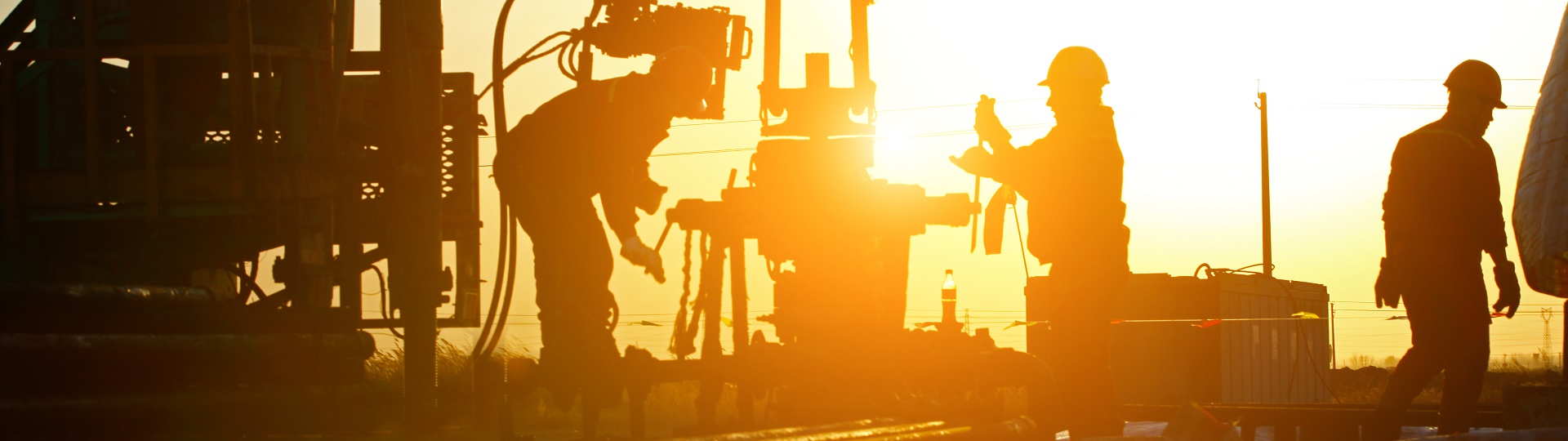 Cena ropy se přehoupla přes 82 dolarů za barel
