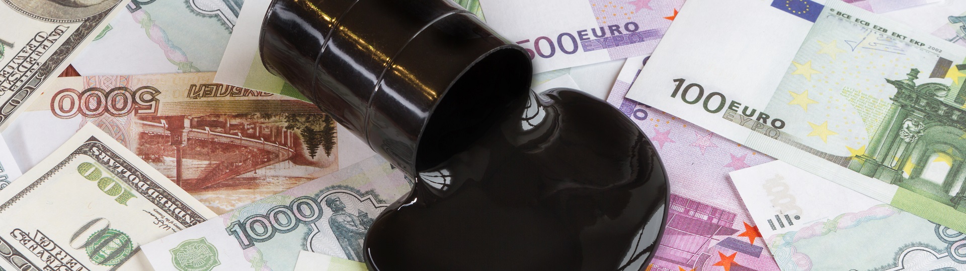 Pád ceny ropy zlevní benzín a naftu