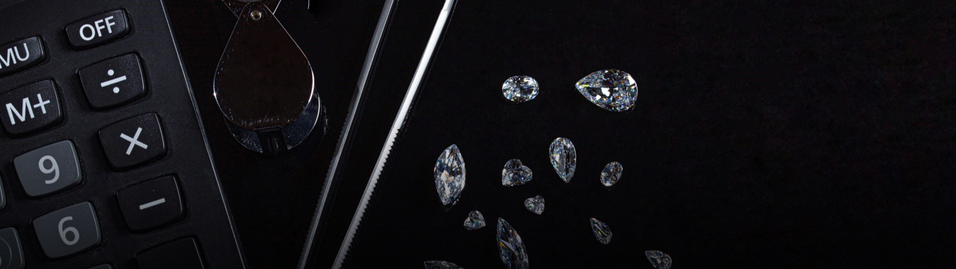 Zisk producenta diamantů Alrosa loni klesl o 49 procent