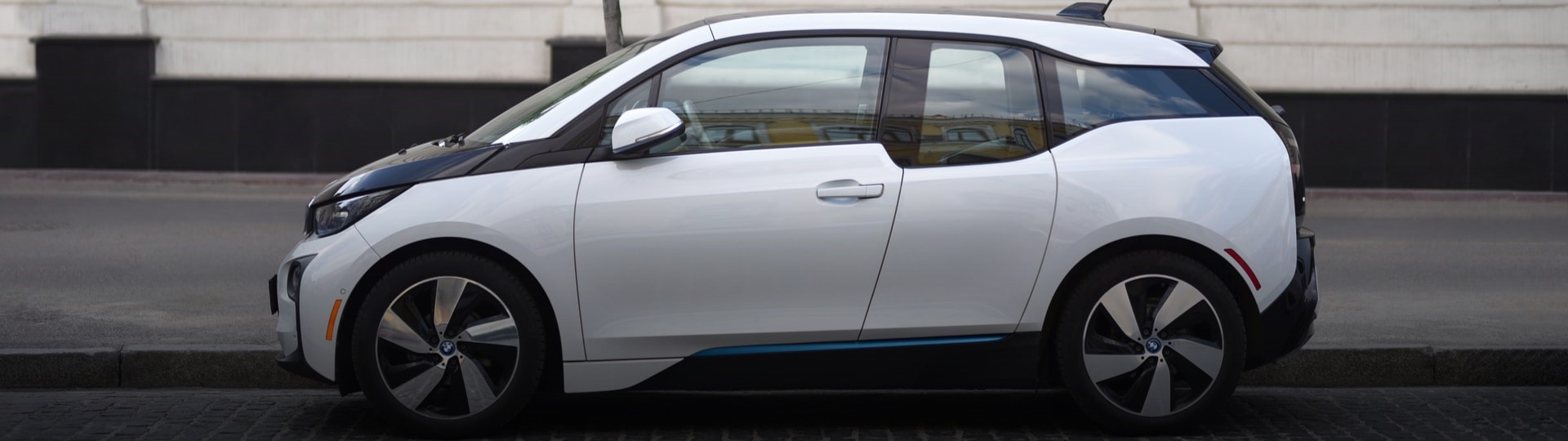BMW do roku 2030 zvýší poměr prodaných elektromobilů na polovinu