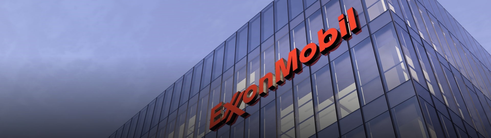 ExxonMobil poprvé po pěti kvartálech vykázal zisk, Chevronu zisk o třetinu klesl
