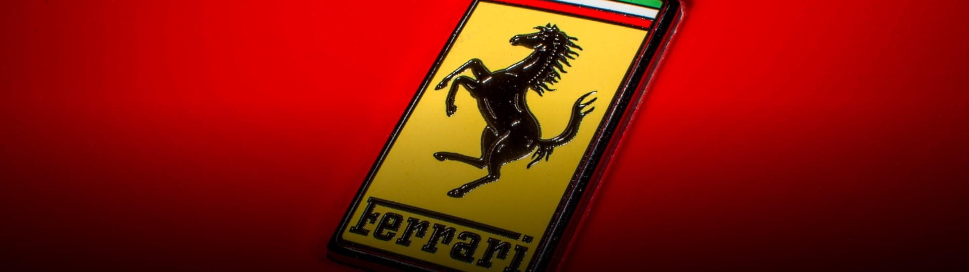 Ferrari má nového šéfa, přechod k elektrickému pohonu povede Benedetto Vigna