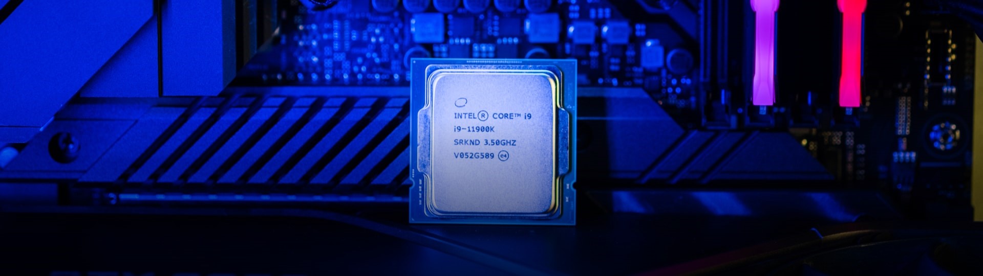 Americká společnost Intel bude vyrábět čipy pro firmy Amazon a Qualcomm