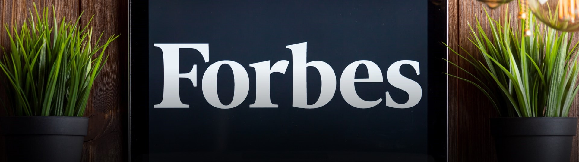 Vydavatel časopisu Forbes vstoupí na burzu fúzí se specializovanou firmou