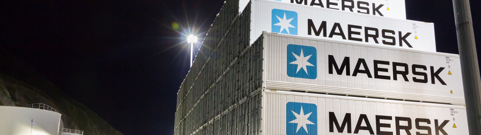 Námořní dopravce Maersk navzdory nedostatku kontejnerů ztrojnásobil zisk
