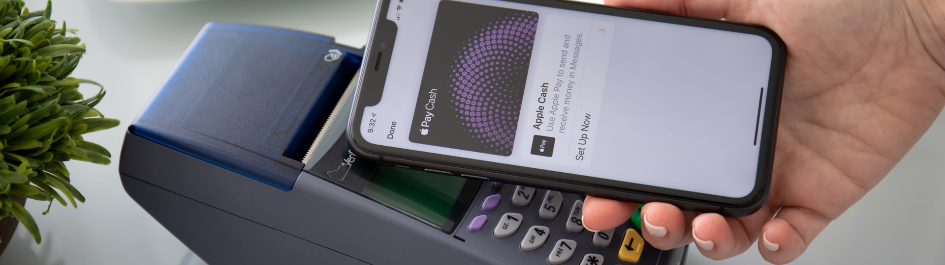 Apple představil funkci, která mění iPhony v platební terminály