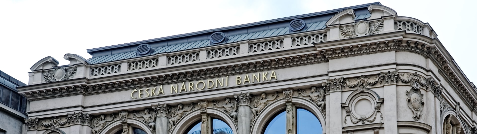 České národní bance se daří krotit inflaci. V sázce je však ekonomický růst