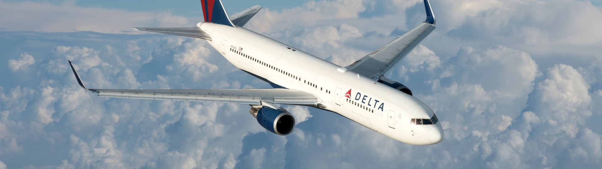 Americké aerolinky Delta snížily čtvrtletní ztrátu