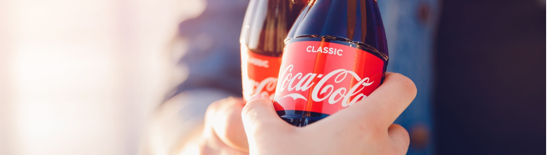 Coca-Cola ve čtvrtletí zvýšila tržby o šest procent