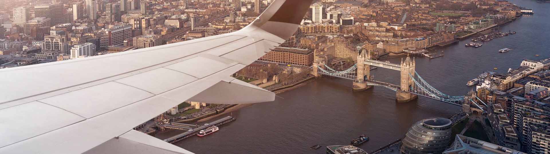 Narušení letecké dopravy v Británii bude aerolinky stát 100 milionů GBP