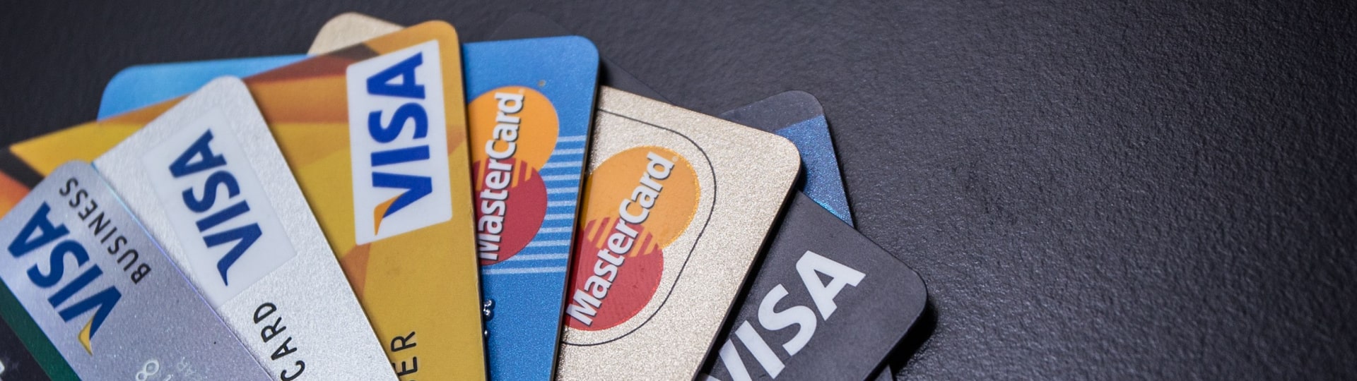 Visa a Mastercard se v USA chystají zvýšit některé poplatky