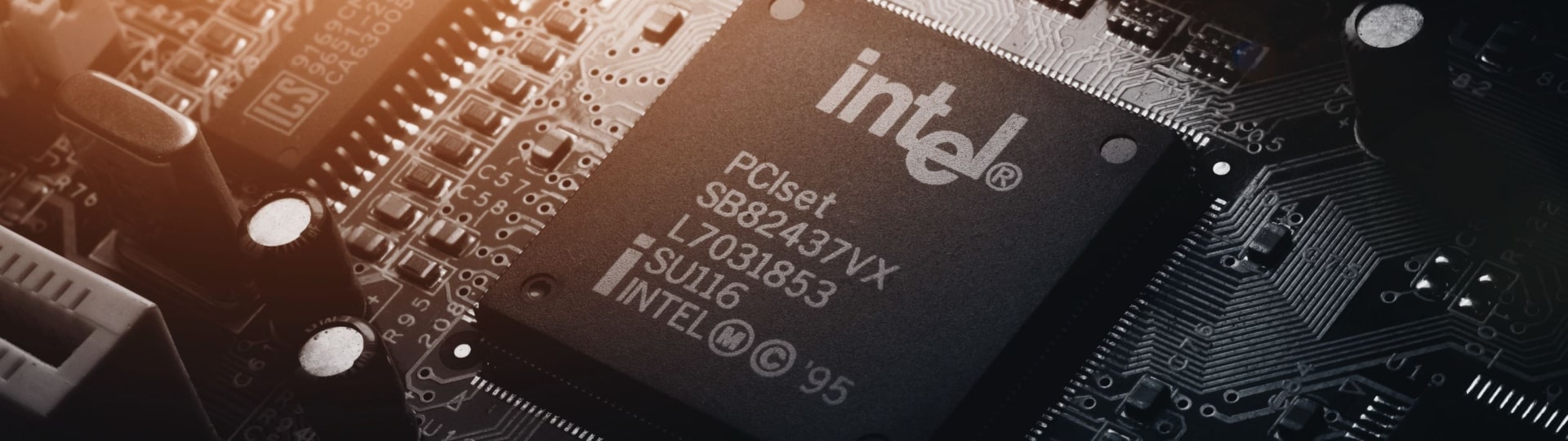Americký výrobce čipů Intel chce uvést na burzu svou další divizi