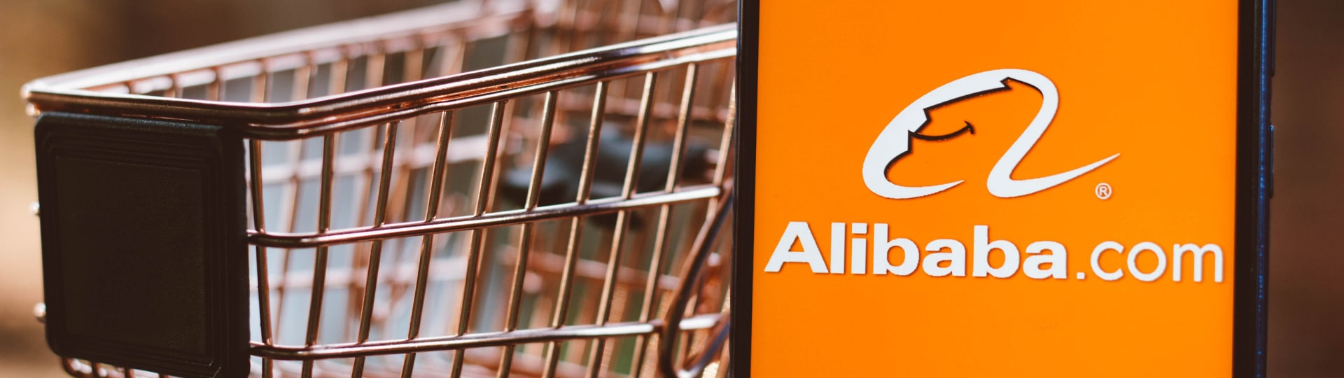 Čtvrtletní zisk čínského internetového prodejce Alibaba výrazně klesl